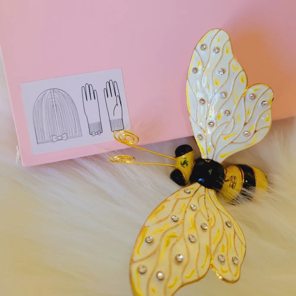 💝💝KATE SPADE NY BOW BINNIE AND GLOVE GIFT SET💝💝
